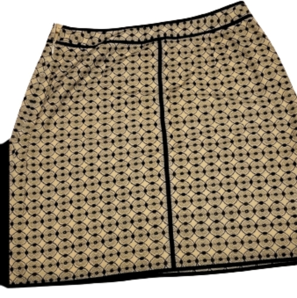 Women's Petites Talbot Cream and Black Geometric Pattern Pencil Skirt. Size 10. - Picture 2 of 8
